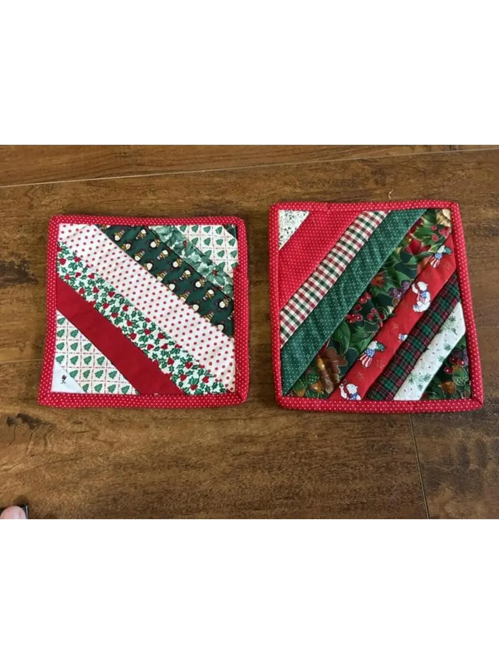 Set of 2 Handmade Quilted Christmas Pot Holders